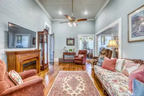 Steps away from the sweet LaGrange downtown square - Image 4