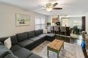 Great for families DT Libertyville Near Naval Base - Image 5