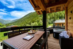 Serviced Alpine Chalet with Indoor Pool - Image 2