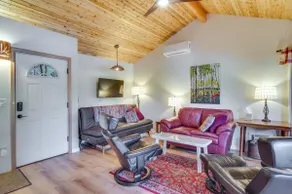 Lakefront Snohomish Cottage w/ Private Dock! - Image 4