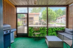 Charming Downtown Helen Getaway - Image 4