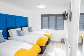Contractors 8 Beds 3 Bath Parking Monthly Discount - Image 2