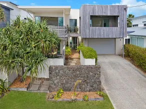 4 Mackay Street Dicky Beach - Image 2