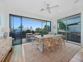 4 Mackay Street Dicky Beach - Image 4