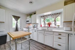 Private Plainfield Retreat w/ Gas Grill + Patio - Image 3