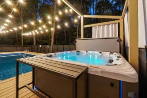 3 Acres * Huge Hot Tub * Pool * Firepit Courtyard - Image 2