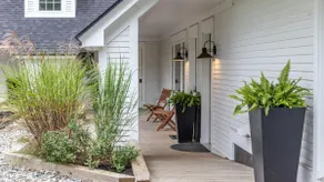 Renovated 1 bedroom Condo Amazing Central Location - Image 2