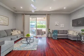 Regal 4 bed with hot tub close to Universal sleeps 15 - Image 2