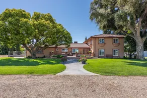 Villa Vino | Central to Wine, Sacramento, & More! - Image 2