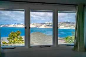 Blue Water View Condo in Prime Coastal Locale - Image 3