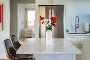 Blue Water View Condo in Prime Coastal Locale - Image 5