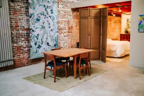 Stylish 2BR Pet-Friendly Loft MHM Luxury Property - Image 2