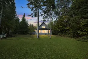 Beach House On Lake Huron:Hammond Bay Fall Getaway - Image 2