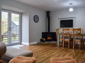 Striding Edge Cottage - Image 2