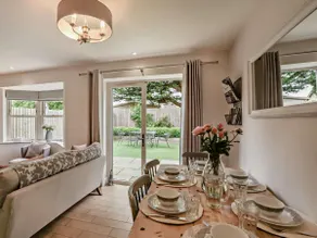 4 Bed in Cheltenham oc-62039 - Image 2