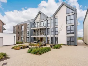 2 Bed in Porthcawl oc-87294 - Image 2