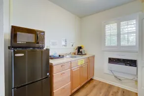 Cozy Suite- Kitchenette, Free Parking - Room 0 - Image 2