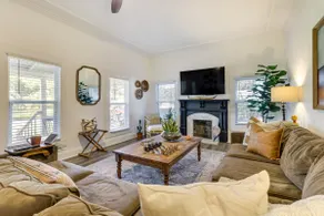 Fire Pit & Yard: Updated Winter Garden Home! - Image 4
