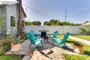 Fire Pit & Yard: Updated Winter Garden Home! - Image 2