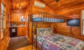 Deluxe Cabin - Jetted Tub - Image 2