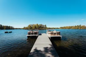 TC Lake Stay-Pontoon & SUP Rentals-King Room! - Image 2