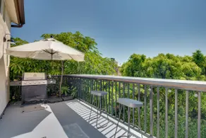 Malibu Retreat w/ Balcony & Mountain Views - Image 3