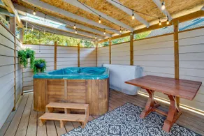Hot Tub, 5 Mi to Lumen Field! Newly Updated Home - Image 3