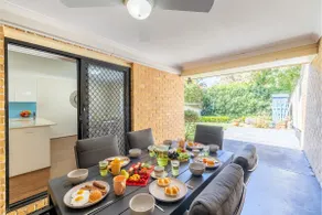 Small dog friendly 4-49 Bonito St - air con & Wi-Fi - Image 3