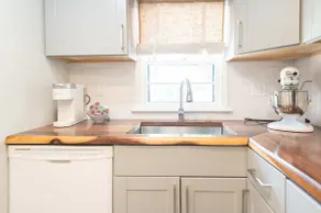 Chic Downtown Lake Geneva Apartment - Sleeps 2! - Image 4