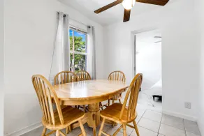 Bungalow With Large Backyard 5 min From Beach - Image 4