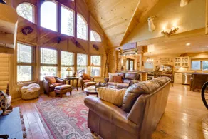 Spacious Packwood Cabin w/ Hot Tub - Near River - Image 4
