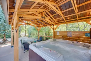 Spacious Packwood Cabin w/ Hot Tub - Near River - Image 3