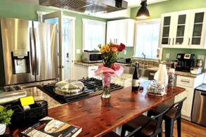 Walkable Elmwood Cottage, No Chores 2Bath 2BR 2Car - Image 3