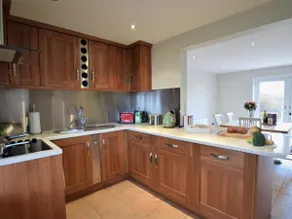 3 Bed in York oc-hh015 - Image 3