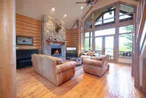 Mayfly Cabin 4 Bedroom w/Hot Tub & A/C All Kings - Image 3