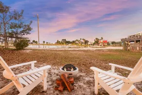 Beach & Bay Getaway | 2 Kings • Kayaks • Games - Image 4