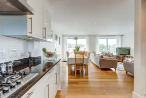 Sorrel House - stunning lakeside family home with very comfortable beds and dog friendly, free spa access - Image 5