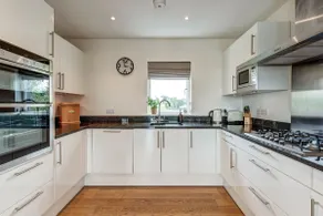 Sorrel House - stunning lakeside family home with very comfortable beds and dog friendly, free spa access - Image 4