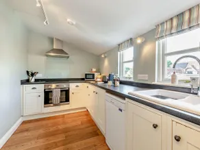 1 Bed in Yeovil oc-poloc - Image 4