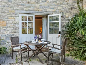 1 Bed in Yeovil oc-poloc - Image 2