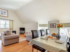 1 Bed in Yeovil oc-poloc - Image 3