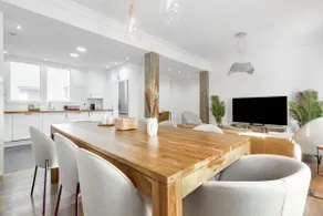 Luxurious Home in Downtown Zaragoza - Image 2