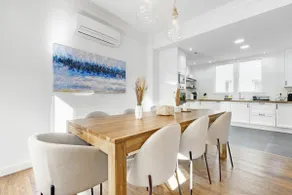 Luxurious Home in Downtown Zaragoza - Image 5