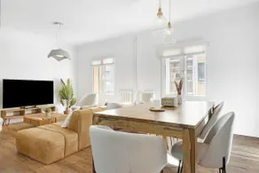 Luxurious Home in Downtown Zaragoza - Image 3