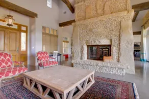 Pool & Covered Patios: Sprawling Austin Estate! - Image 4