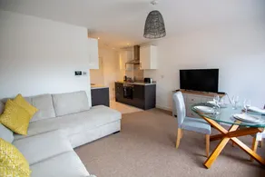 Hilltop Apartment - Image 2