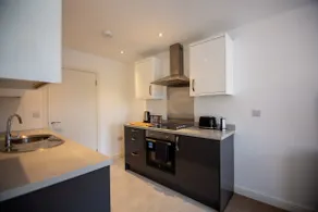 Hilltop Apartment - Image 3