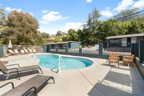 The Belle Suite- Sequoia Motel RM 9 w pool - Image 4