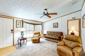 Cozy Dog-Friendly Home Near ATV & Sled Trails - Image 3