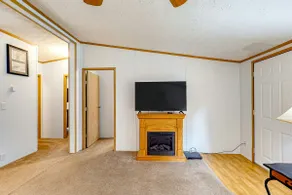 Cozy Dog-Friendly Home Near ATV & Sled Trails - Image 5